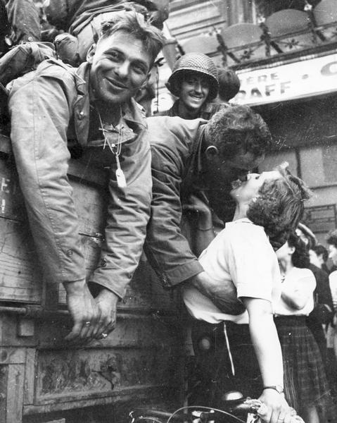 paris liberation 1944