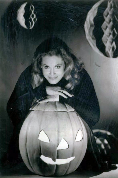 elizabeth montgomery 32