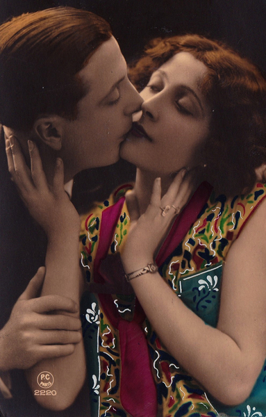 FRENCH ROMANCE POSTCARD 400