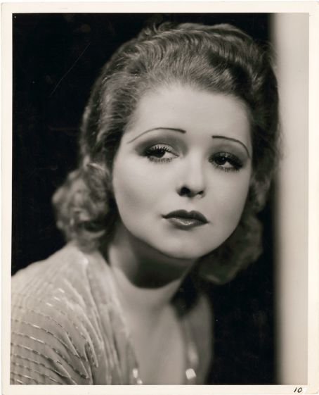 clarabow4