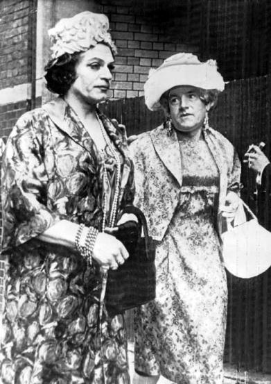 laurence olivier drag