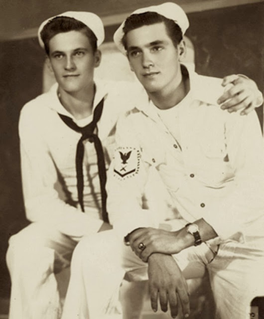 sailors together 059