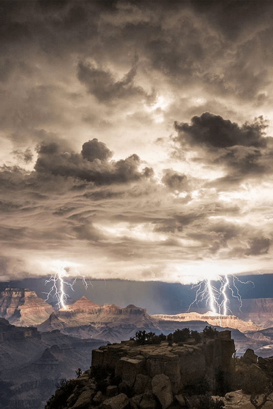 lightning grand canyon