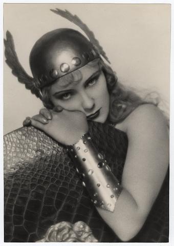 opera singer look002