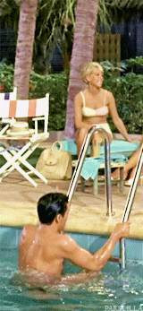 Elvis pool 250 GIF