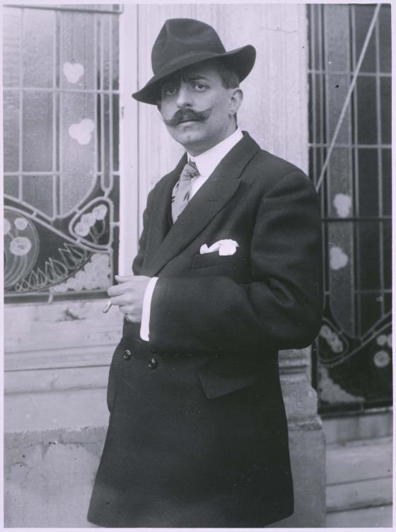 STACHE BELLE EPOQUE001