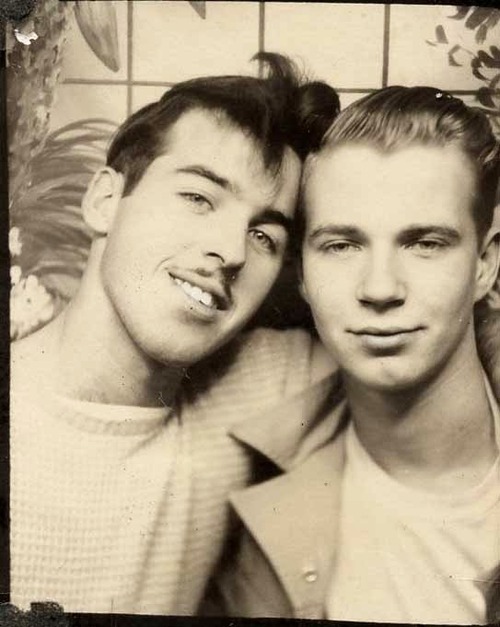 men together 1940s 9505