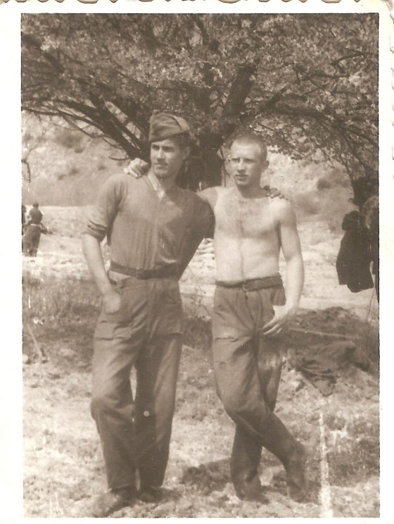 soldiers together 952