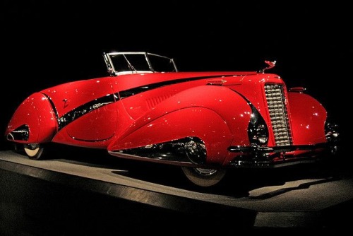 1937 Cadillac V-16 Hartmann Cabriolet