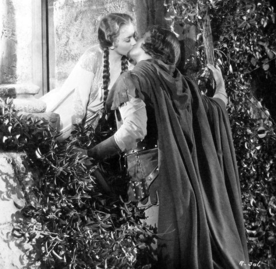 Olivia-de-Havilland-Errol-Flynn-Adventures-of-Robin-Hood