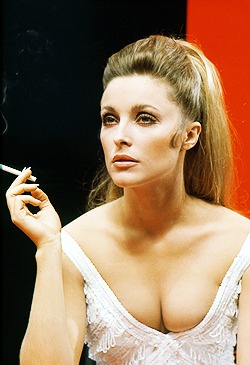 sharon tate 1967 valley 251
