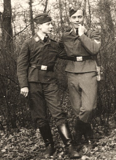 soldiers together 81509