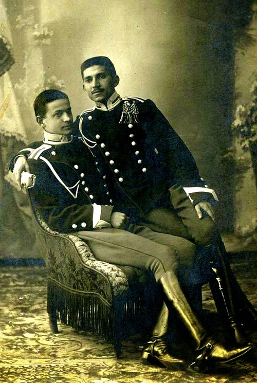 soldiers together 81510