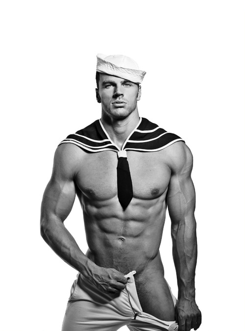 shirtless sailor 9676