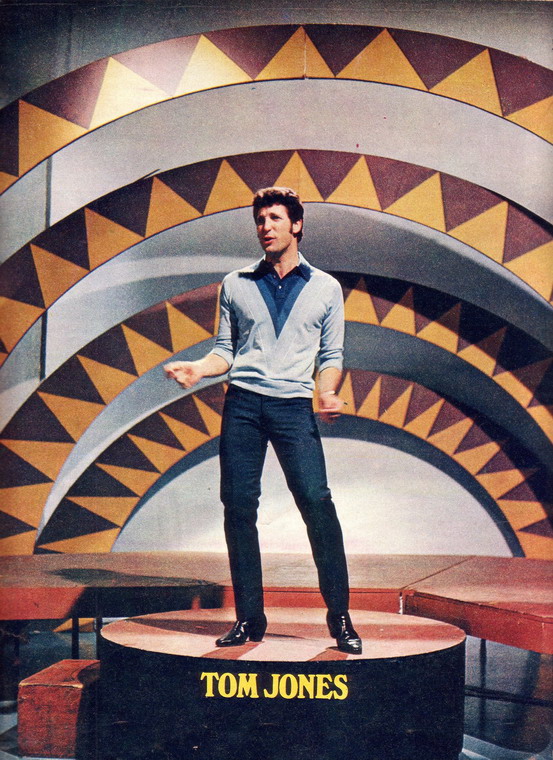 TOM JONES 4
