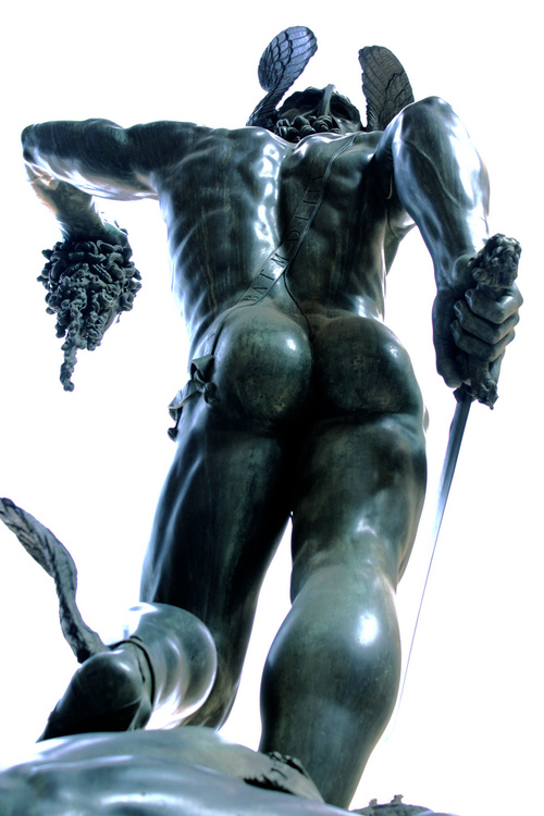 statue perseus butt