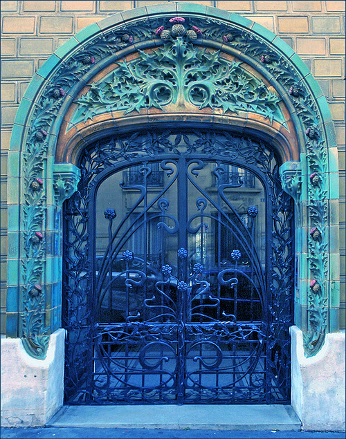 Immeuble conÁu en 1903 par l'architecte Charles Klein et le cÈramiste Emile Muller