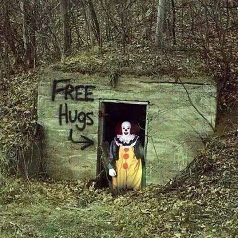 clown hugz