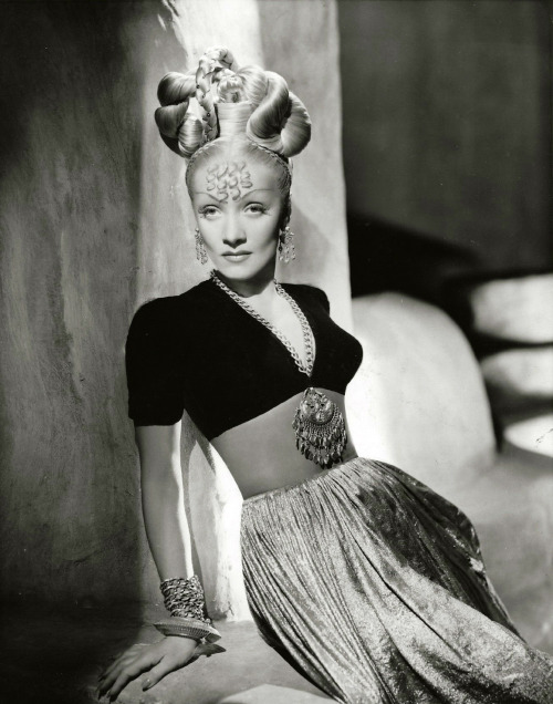 marlene dietrich 1944