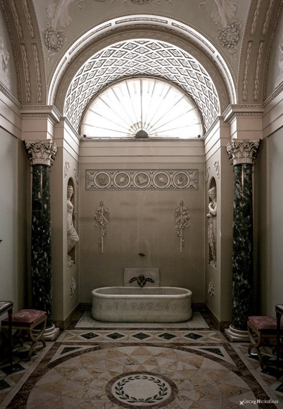 INTERIOR BATHROOM 411