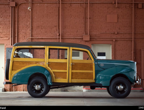 wood panel station wagon