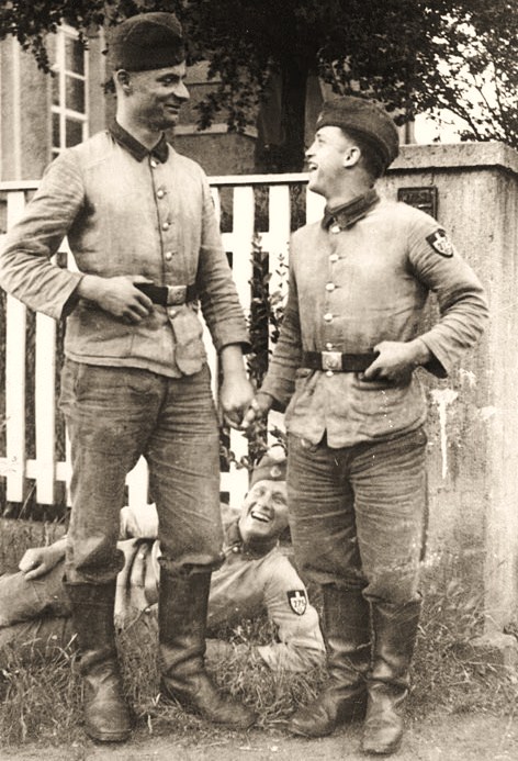 soldiers together 525