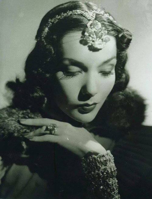 lupe velez 244