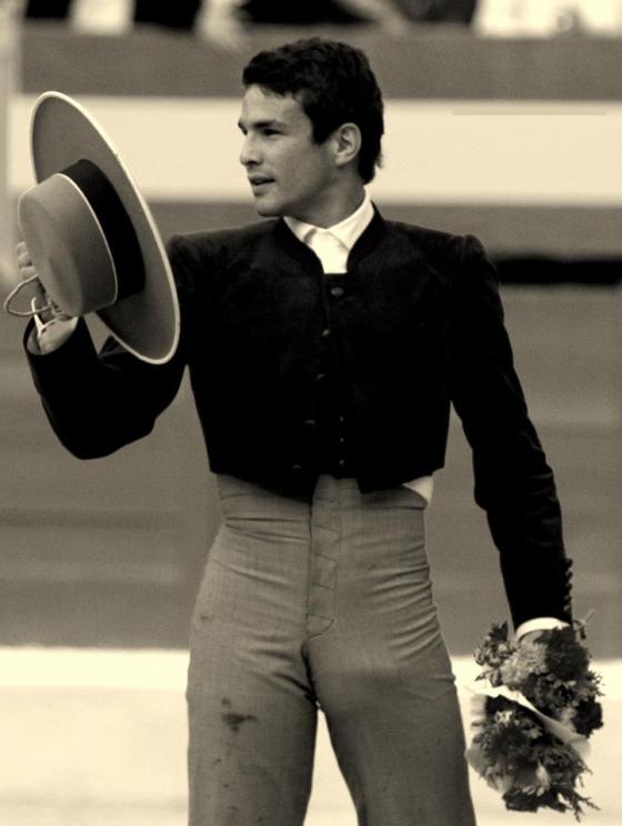 MATADOR  bullfighter 32