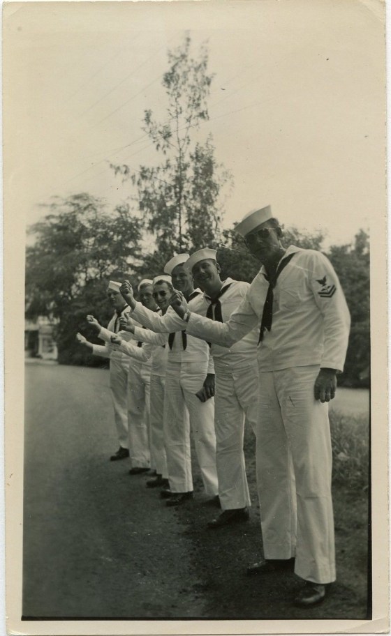 SAILORS TOGETHER 2493