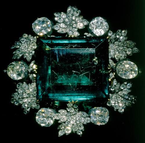 Empress Maria Feodorovna of Russia’s emerald and diamond brooch, given by Catherine II on the occasion of her marrige to Paul I (1776)