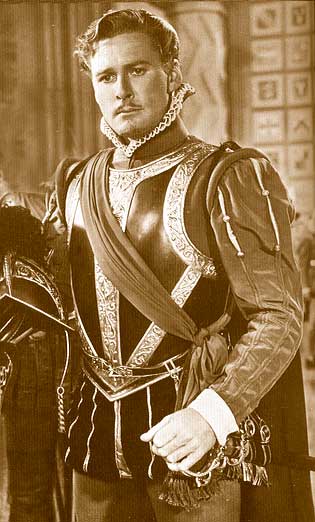 the-private-lives-of-elizabeth-and-essex-errol-flynn-as-the-earl-of-essex-0003 s