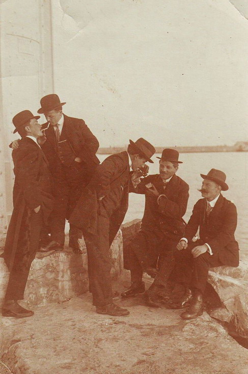 men together 4431281