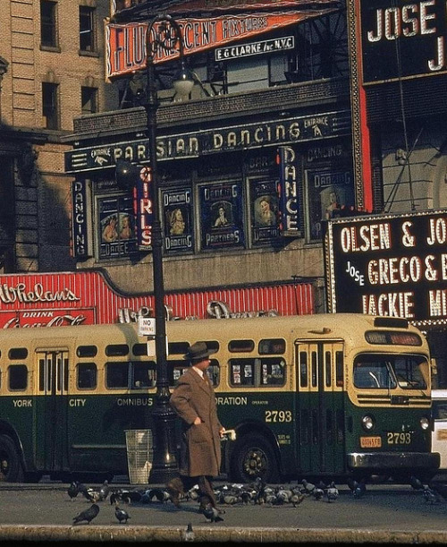 NYC. Street scene, 1952  Walker Evans