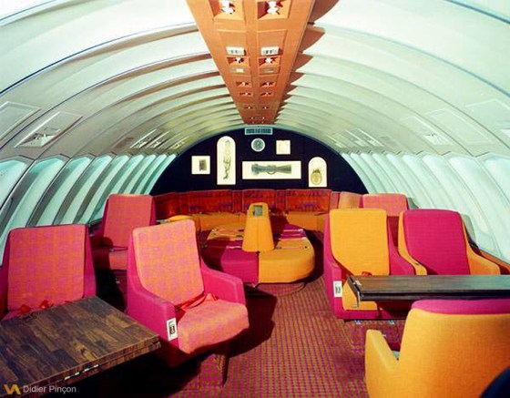 747 lounge continental