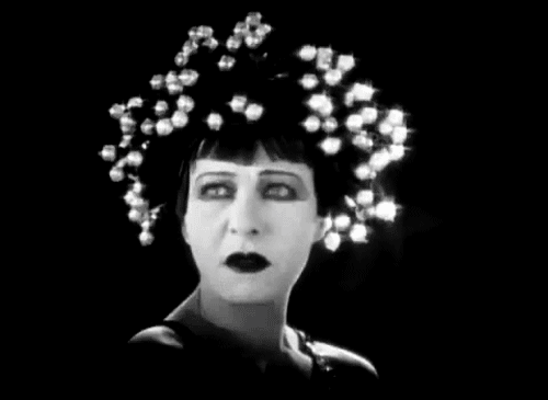 Alla Nazimova wearing the wig in “Salome” 1924