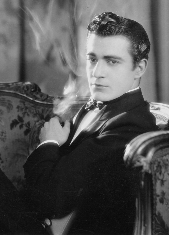 Gilbert Roland, 1927