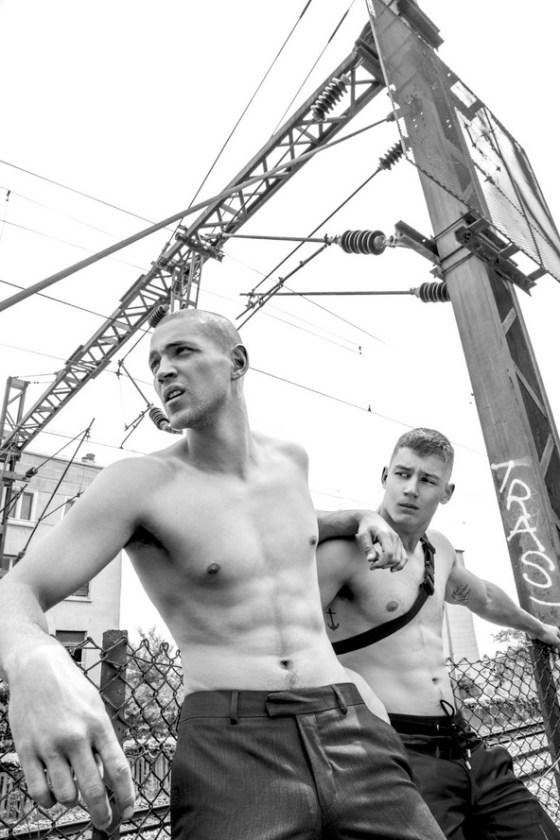 ‘Lift It Up’ by Justino Esteves