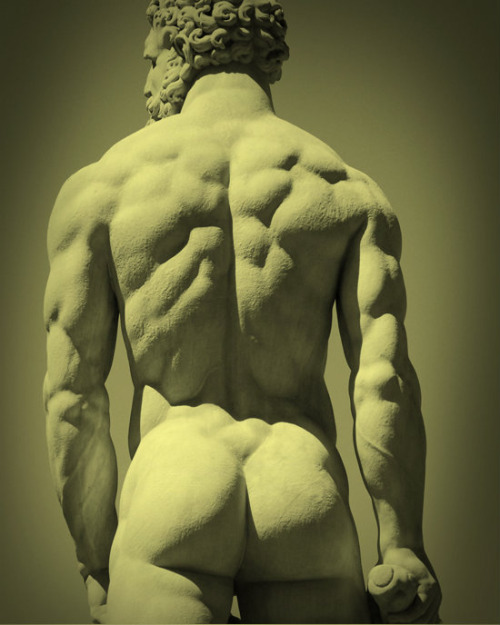 statue zeus butt