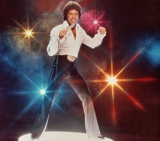 LOS ANGELES - CIRCA 1978:  Welsh singer Tom Jones poses for a portrait circa 1978 in Los Angeles, California. (Photo by Harry Langdon/Getty Images)