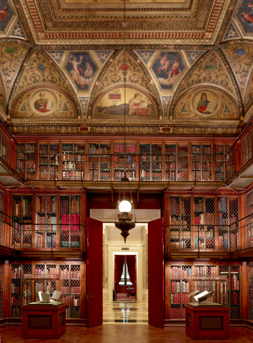books-pierpont-morgan-library-new-york-city