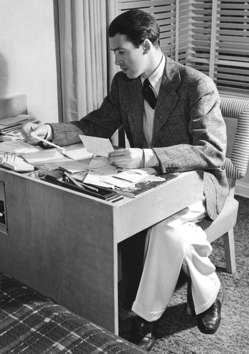 jimmy-stewart-looking-at-his-fan-mail-after-making-the-mortal-storm-1940