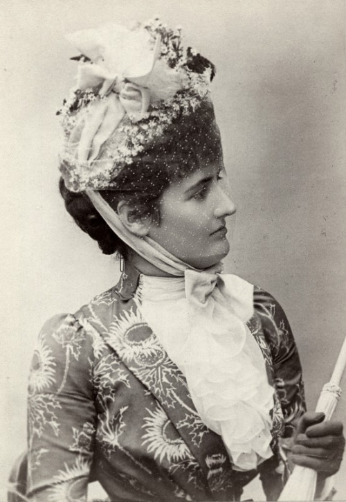 lady-hermione-duncombe-duchess-of-leister-1880s