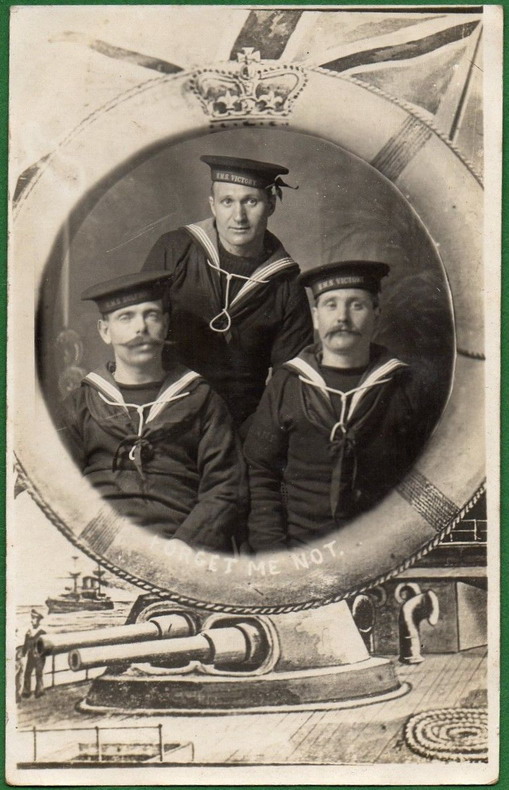 sailors-together-249