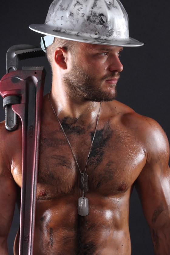 shirtless labourers 1280