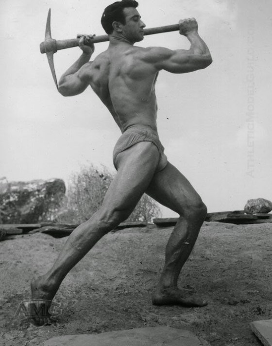 shirtless labourers 1289