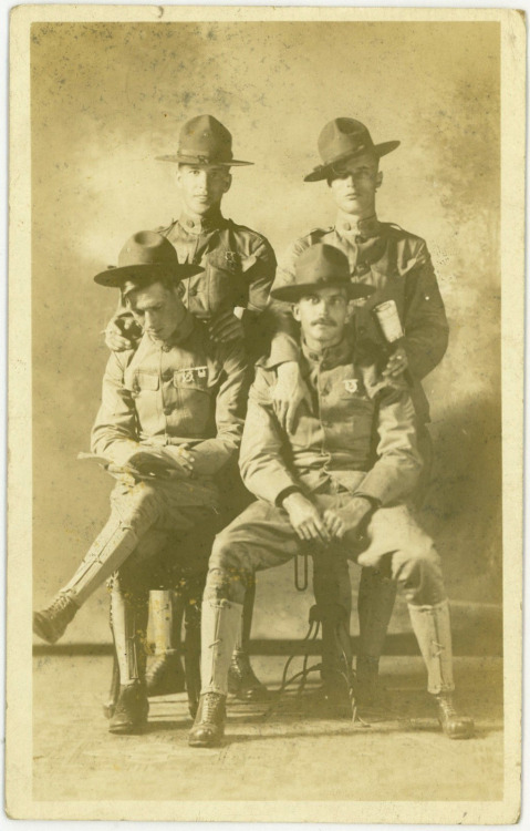 soldiers-together-454