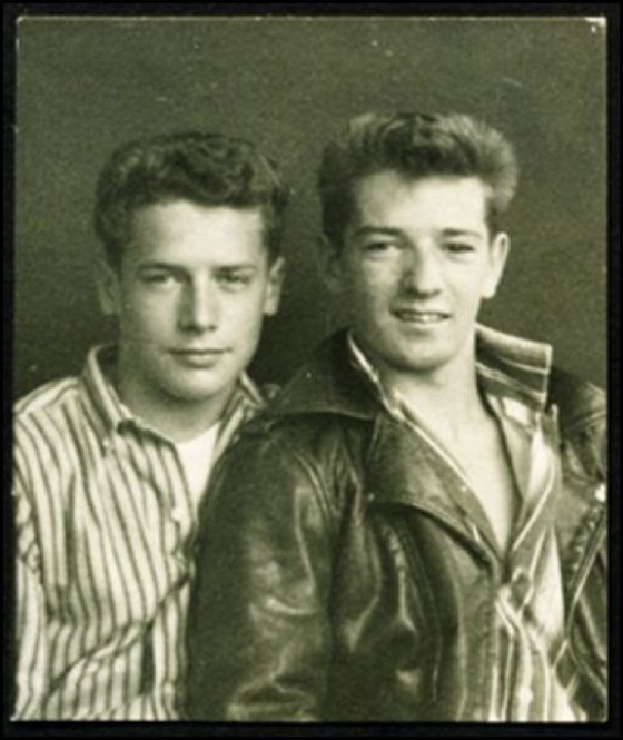 men-together-1940s-9505