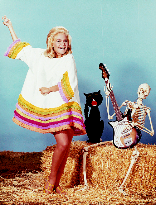 sandra-dee-1968