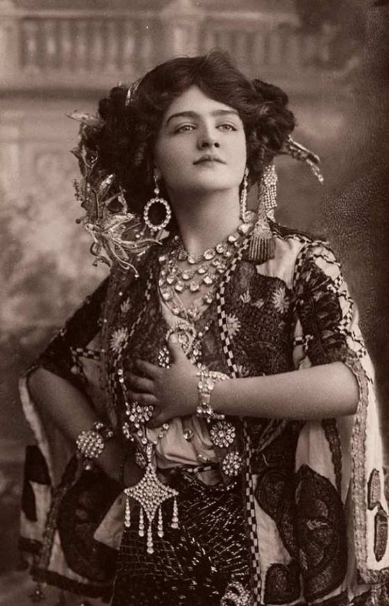 lily-elsie-in-the-merry-widow-1909