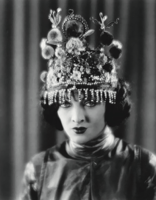 myrna-loy-the-mask-of-fu-manchu-warner-brothers-1932-photo-by-preston-duncan